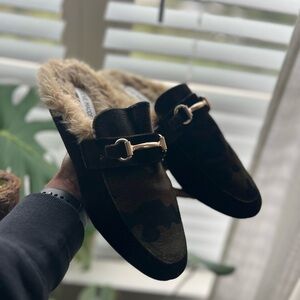 Steve Madden Jill Camo Furry Mules